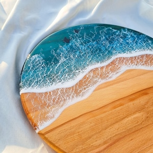 Resin Ocean Wave Round Personalized Charcuterie Board Set for Engagement Unique Couple Gifts, Epoxy Custom Cutting Board for Wedding, Bridal