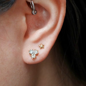 triple cluster crystal studs // sterling silver or gold . trinity earring stud . trefoil faux diamond . minimalist style . dainty & delicate