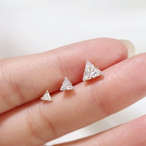 SINGLE tiny crystal triangle stud earrings // sterling silver or gold filled . minimal pyramid earrings . faceted cz crystal . geometric
