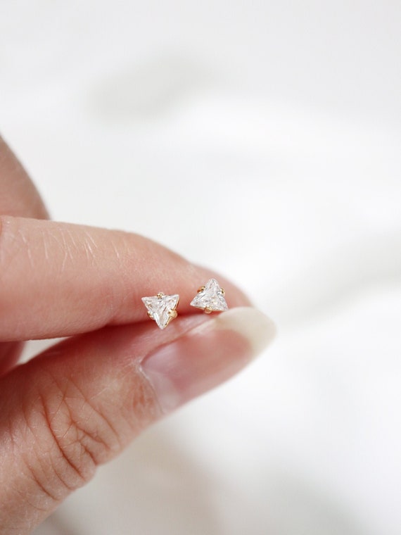 Clear Cubic Zirconia Rhodium Stud Earrings Nontarnish - April Clear Cubic Zirconia Rhodium Stud Earrings Nontarnish - April