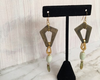 Olivine - resin and aventurine earrings, green and gold