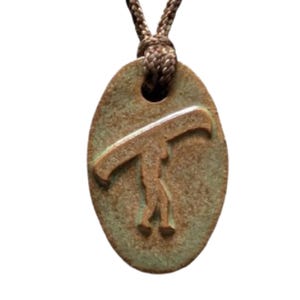 Portage Portaging Canoe Canoeing Person Outdoor Adventure Pendant Necklace Gift Green
