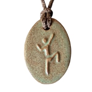 Climber Rock Climbing Bouldering Mountaineering Pendant Outdoor Adventure Necklace Gift Green