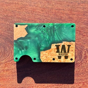 Cartera minimalista verde de resina, cartera personalizada RFID, regalo para padrinos de boda, cartera delgada personalizada, regalo único, cartera RFID, regalo de boda, resina