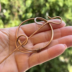 Minimalist Copper Hair Slide with Stick, Open Circle Hair clip, Antique Copper Barrete, Celtic copper hair pin, Hair Slide, Metal Hair Clip