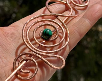 Pasador de pelo celta de malaquita, horquilla, palillo para el pelo, broches rústicos para chales, pasador para el pelo largo, pasador de metal para el pelo