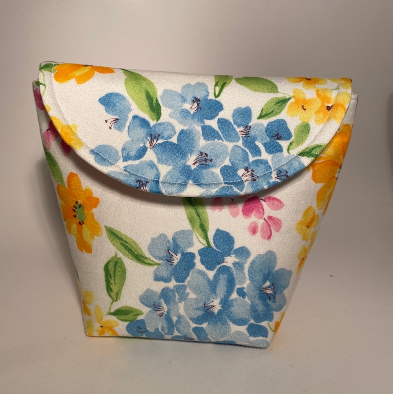 Floral pouch, Clutch, Purse insert, purse organizer, makeup bag, handbag essentials organizer, simple purse, Floral fabric purse image 1