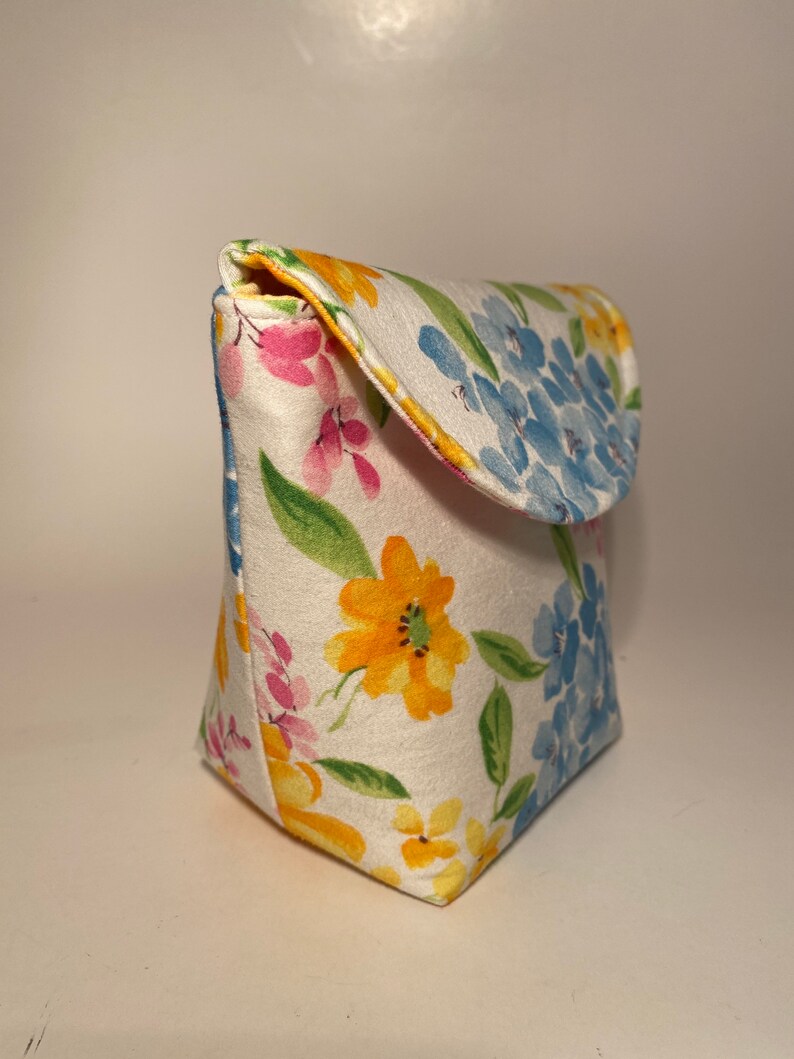 Floral pouch, Clutch, Purse insert, purse organizer, makeup bag, handbag essentials organizer, simple purse, Floral fabric purse image 6