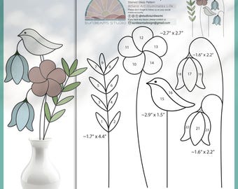 Patrón de vitral con ramo de pájaros y flores, campanilla, hoja, patrón de plumeria, flores de jardín, atrapasol moderno, vitral de bricolaje