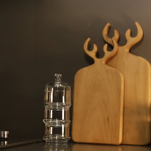 Double Sided Paddle Antler Cutting Board Walnut Carved Cutting Board with Deer Handle Breadboard Grazing Charcuterie Board Camping Gifts