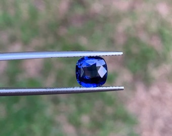 2.81ct Sri Lankan Royal Blue Sapphire