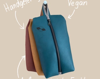 Handmade shoe bag made of vegan faux leather and nylon fabric - Durable, sustainable and stylish