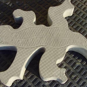 Lizard plastic molds for concrete paving slabs, Stone pattern, Concrete garden stepping stone, Path Yard, garden walkway.