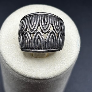 Vintage wide cigar band ring in sterling silver