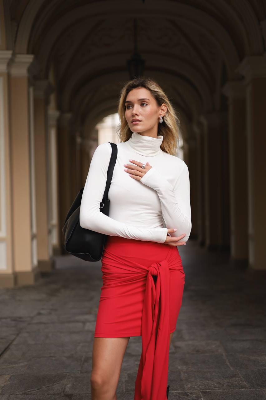 Stylowy, rozciągliwy golf z dzianiny – miękki, wygodny i idealny do noszenia warstwowego lub samodzielnie, idealny na co dzień