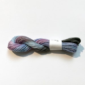 Hand Dyed 18/3 Linen Bookbinding Thread 1 skein 10 yards image 1