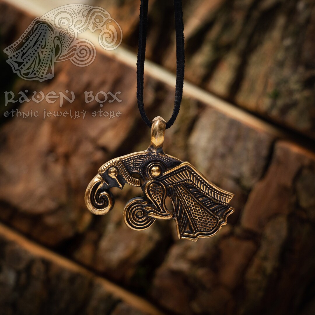 Muninn Necklace: Double-sided Viking Pendant Crafted From Bronze, Inspired  by Scandinavian Mythology, Depicting Odin's Companion and