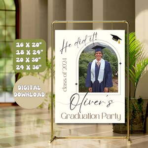 Signe de bienvenue de fête de remise des diplômes garçon - modèle de toile photo modifiable, affiche moderne imprimable décoration de diplôme minimaliste, il l&#39;a fait classe de 2024 A1