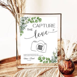 Greenery Erfassen die Liebe QR-Code-Zeichen - Eukalyptus-Hochzeitsfototausch, druckbares Brautgästebuch, bearbeitbare Canva-Vorlage zum Herunterladen