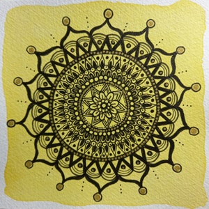 SAHARA - Mandala ocra giallo, nero e oro - Alte vibrazioni Alte frequenze Arte intuitiva Acquerello e pennarelli disegnati a mano