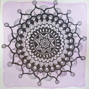 ISMY - Mandala viola e nero - Alte vibrazioni Alte frequenze Arte intuitiva Acquerello e pennarelli disegnati a mano