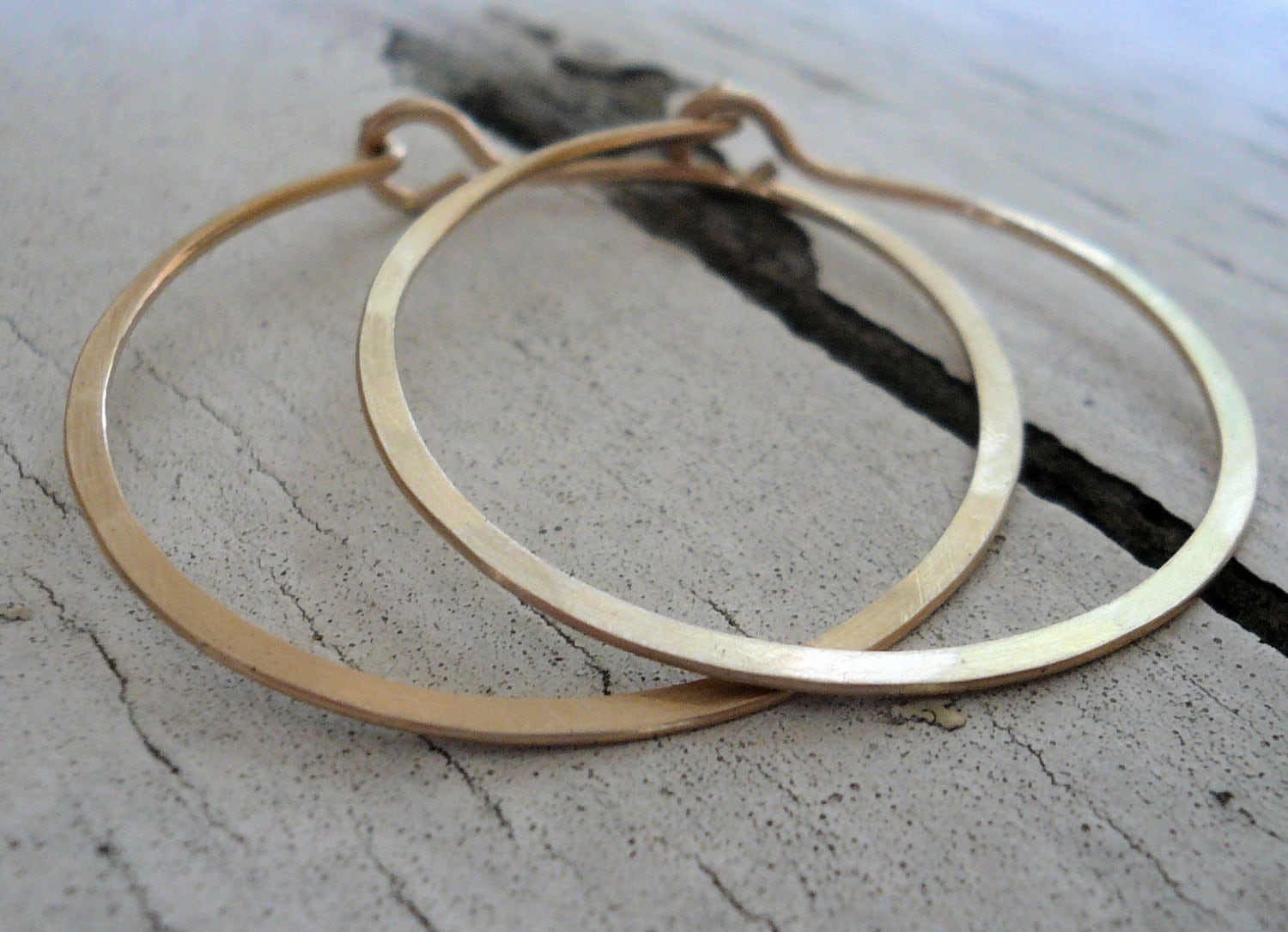Gold Thin Rope Hoops – Devil's Details