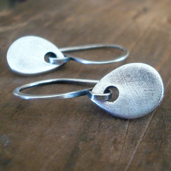 Essential Earrings Medium Tear - Handmade. Oxidized Fine and sterling silver dangle earrings