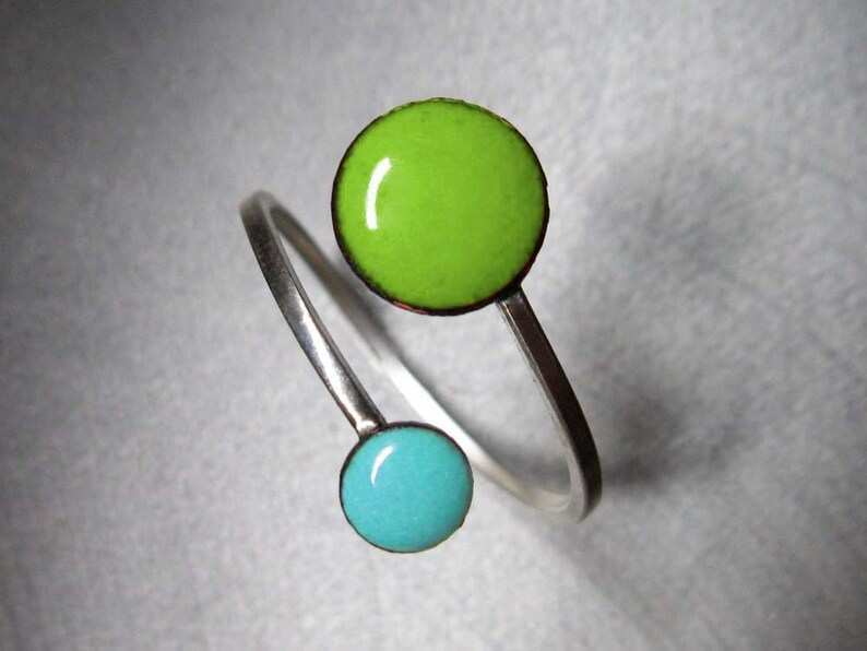 Orbit Enamel Ring, Lime Green and Sky Blue Circles, Adjustable Size US 6-9, Kiln-fired Glass Enamel and Sterling Silver image 4