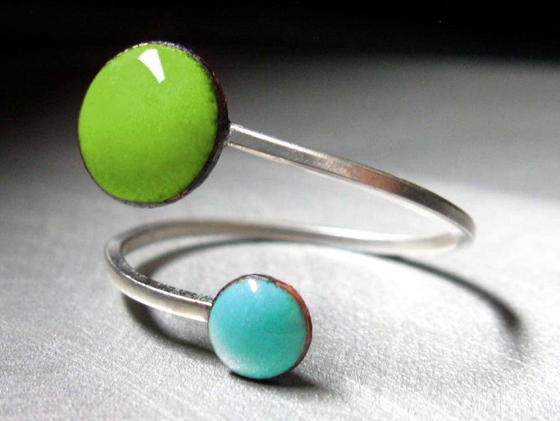 Orbit Enamel Ring, Lime Green and Sky Blue Circles, Adjustable Size US 6-9, Kiln-fired Glass Enamel and Sterling Silver image 2