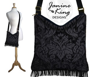 Schwarze Umhängetasche im Boho-Stil, schwarze Samt-Damast-Hippie-Tasche, Fransen-Umhängetasche aus Chenille-Wandteppich (QCK)