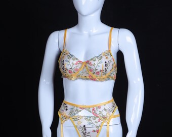 Ensemble de lingerie floral jaune ~ Lingerie en dentelle ~ Lingerie brodée ~ Porte-jarretelles ~ Cadeau pour elle ~ Lingerie de mariée