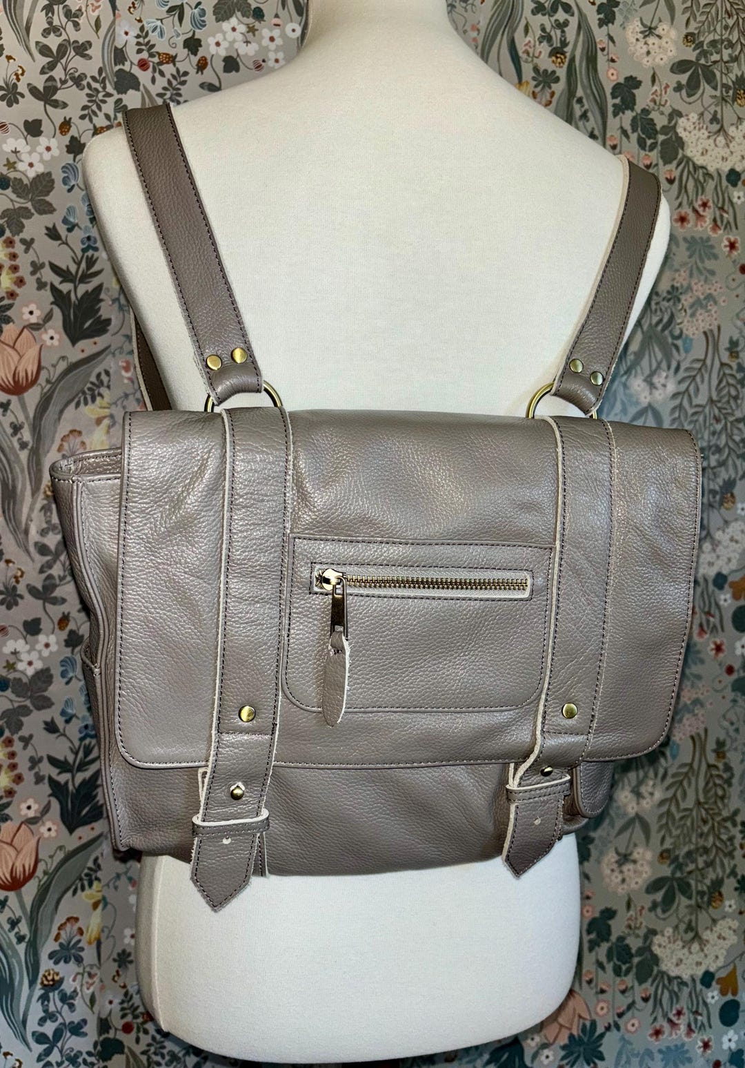NWOT Vere Verto Leather Cream Convertible Backpack vere verto Backpacks for Women on Sale up to 90% Off: Poshmark main image 2