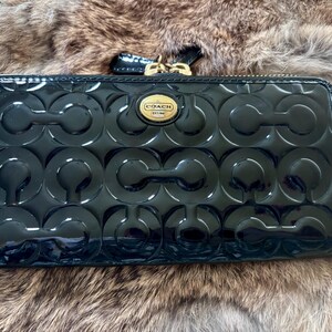 Vintage authentische COACH schwarze Lackleder Zippy Akkordeon Geldbörse - viel Platz!