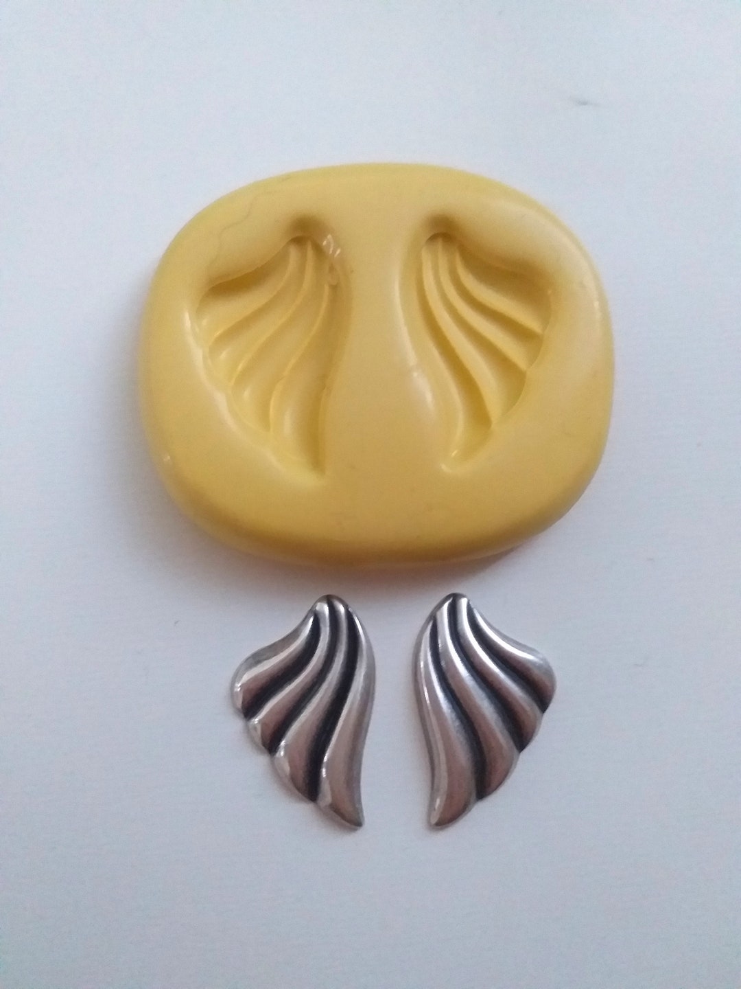 Ornate Wing Mould 28 Mm Food Safe Flexible Spiritual Embellishment