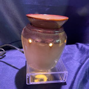 Scentsy candle warmer brown with purple hue
