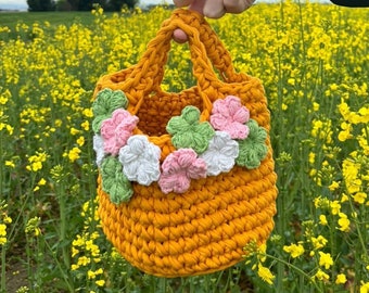 Tasche mit Blumenmuster