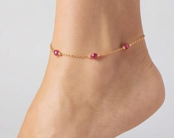Tobillera de rubí chapada en oro, cadena minimalista con piedras preciosas, joyería de la piedra natal de julio