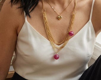 Collar de oro en capas, ágata rosa, cadenas de eslabones tipo clip, joyería minimalista