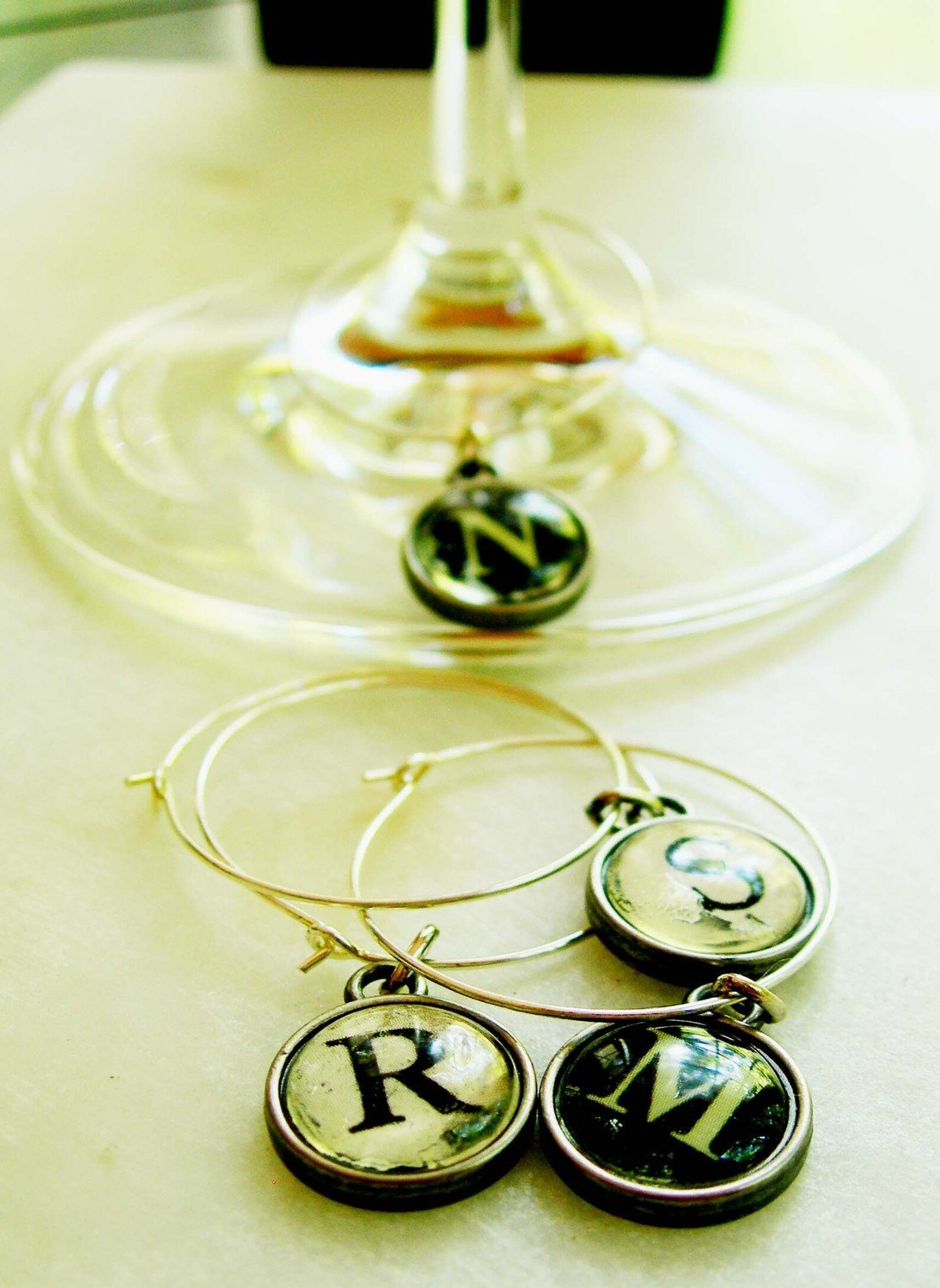 Antiqued Typewriter Alphabet Wine Charms, Set of 26 A to Z, Wine Charms, Letter Wine Charms