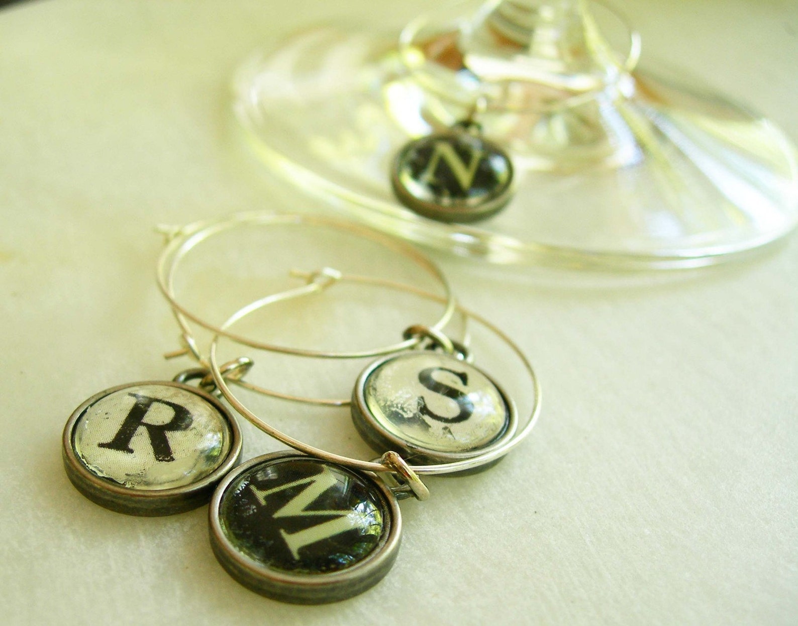 Antiqued Typewriter Alphabet Wine Charms, Set of 26 A to Z, Wine Charms, Letter Wine Charms