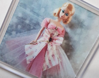 Poupée Barbie en soie acrylique sous-verre carré recyclé recyclé réutilisé vintage carte de voeux papier inutilisé cadeau cadeau durable