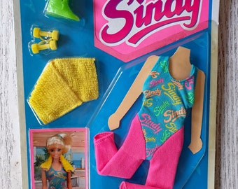 HTF Original Vintage SINDY Doll BNIP 1990's Active Sports Collection Gym Leotard Weights Trainers Sneakers Towel Rare Packet (BSC01)