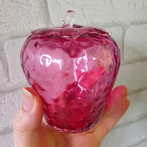 Vintage Cranberry Glass Heavy Strawberry Fruit Paperweight Ornament Ornamental Collectable Gift image 4