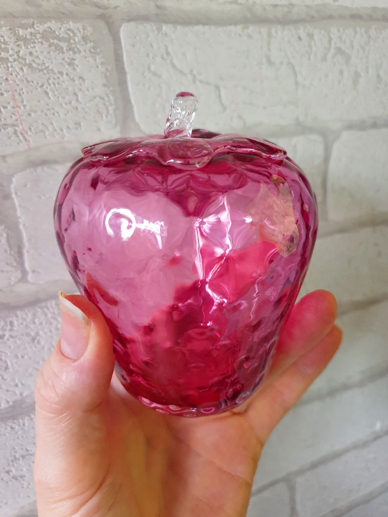 Vintage Cranberry Glass Heavy Strawberry Fruit Paperweight Ornament Ornamental Collectable Gift image 4