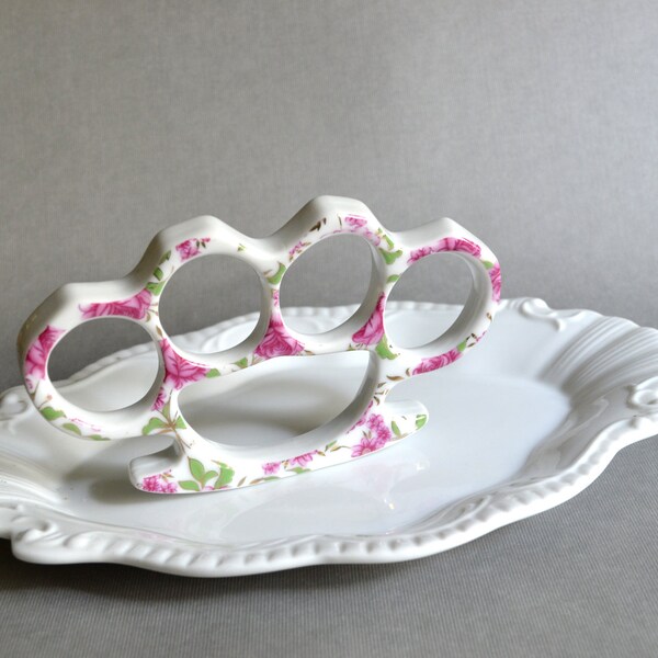 Chine Knuckles-rose et or floral en porcelaine