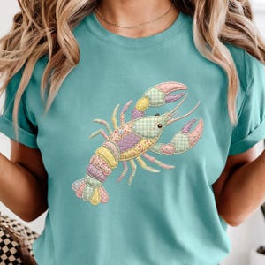 Camiseta para festival de cangrejos de río / Camiseta linda de cangrejos de río de Luisiana / Camiseta Comfort Colors Pastel Mudbug / Regalo para festival de mariscos del sur / Parte superior de imitación de edredón