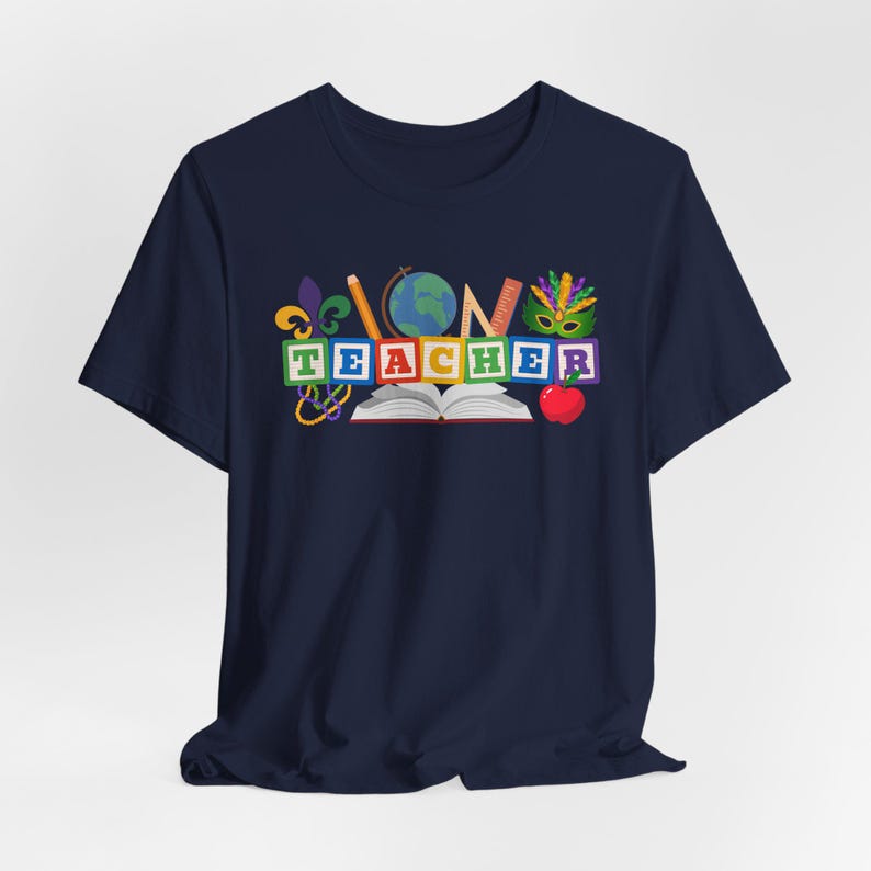 Camiseta de profesora del Mardi Gras de Luisiana, camiseta colorida para profesora, camiseta con accesorios para profesora, camiseta unisex imagen 6