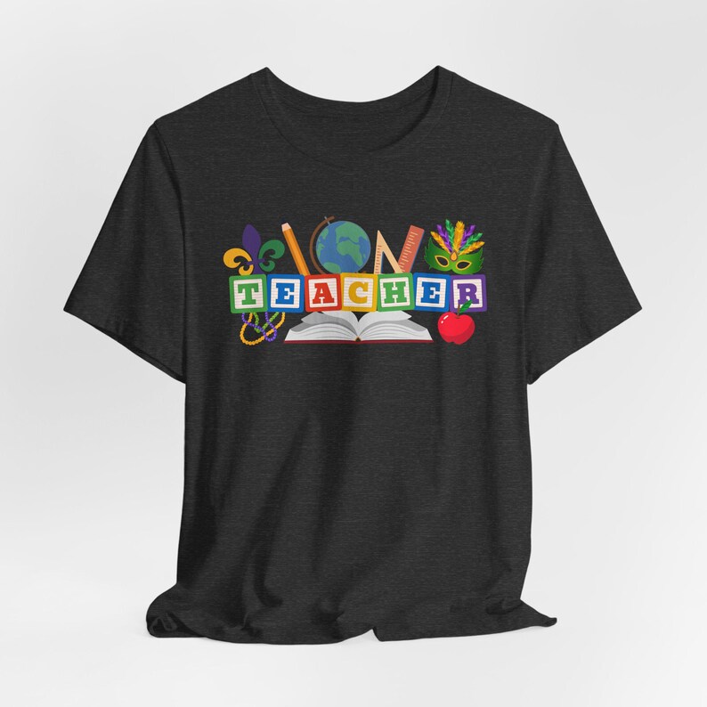 Camiseta de profesora del Mardi Gras de Luisiana, camiseta colorida para profesora, camiseta con accesorios para profesora, camiseta unisex imagen 5