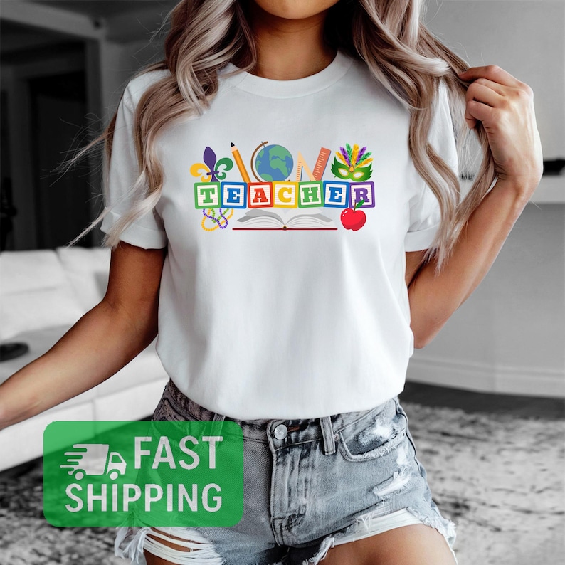 Camiseta de profesora del Mardi Gras de Luisiana, camiseta colorida para profesora, camiseta con accesorios para profesora, camiseta unisex imagen 1