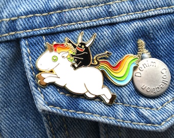 Dämon reitet auf Einhorn Regenbogen Emaille Pin